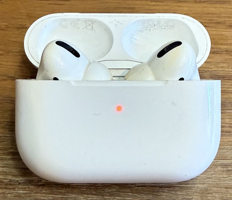 Наушники AirPods Pro 1 with Wireless Charging Case