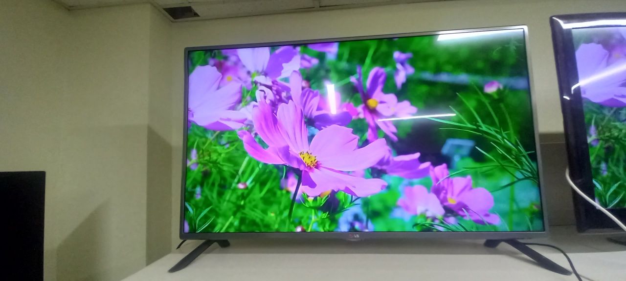 Телевізор LG 42LB561V