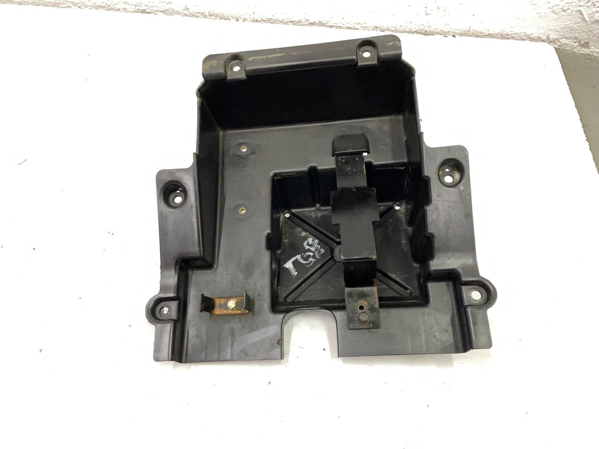 TGB Target, Blade 425,525,550 Schowek podstawa akumulatora mocowanie