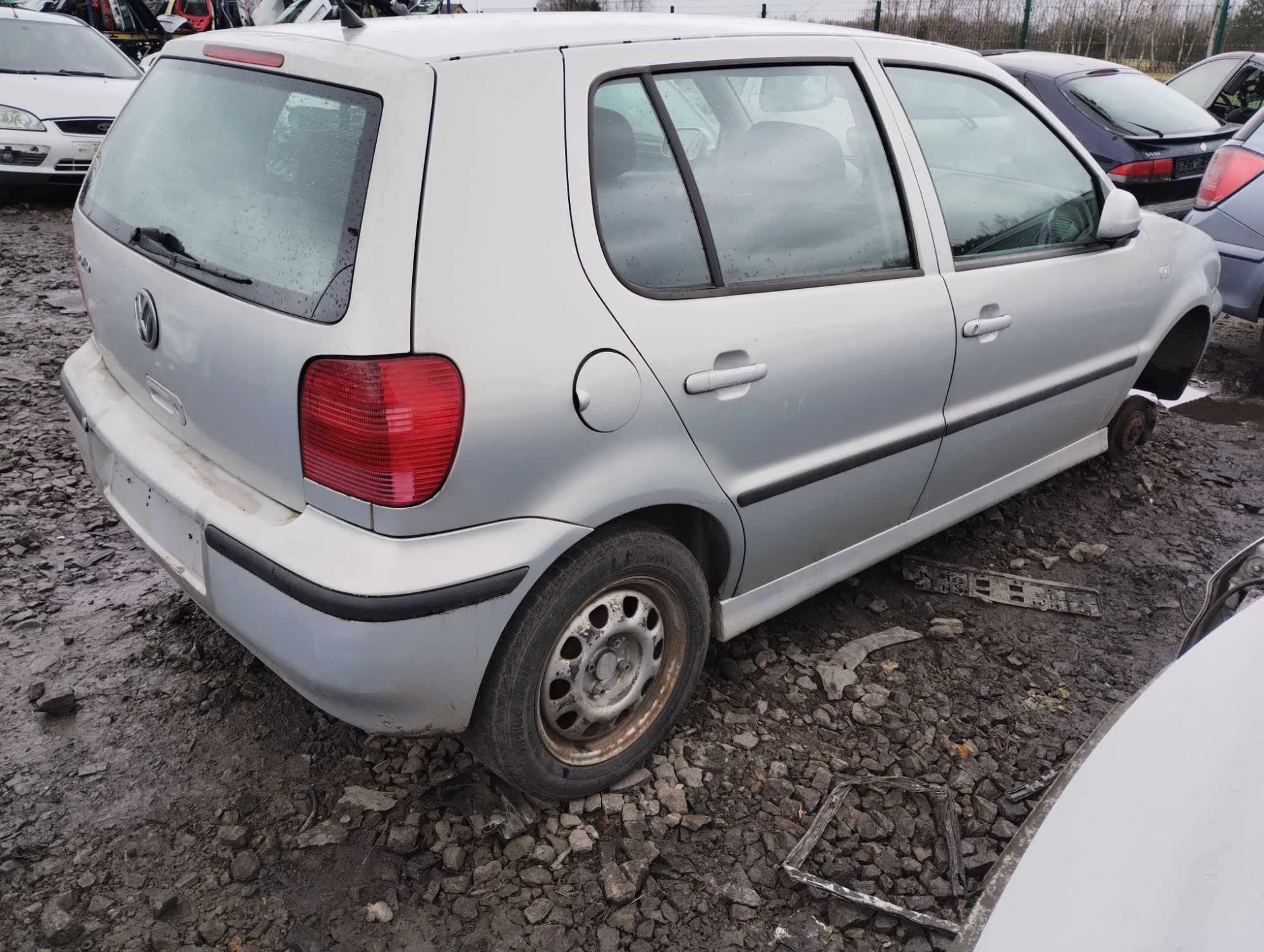 VW Polo 6N2 1.4 AKK BTD 00r Wszystkie Części Lakier LA7W Zderzak