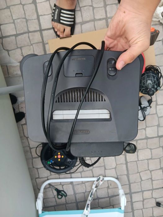 Vendo nitendo 64 com controlos