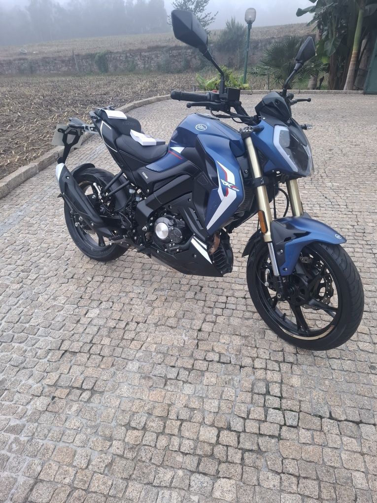 Keeway Rkf 125 de 12/2023 com livro de revisões