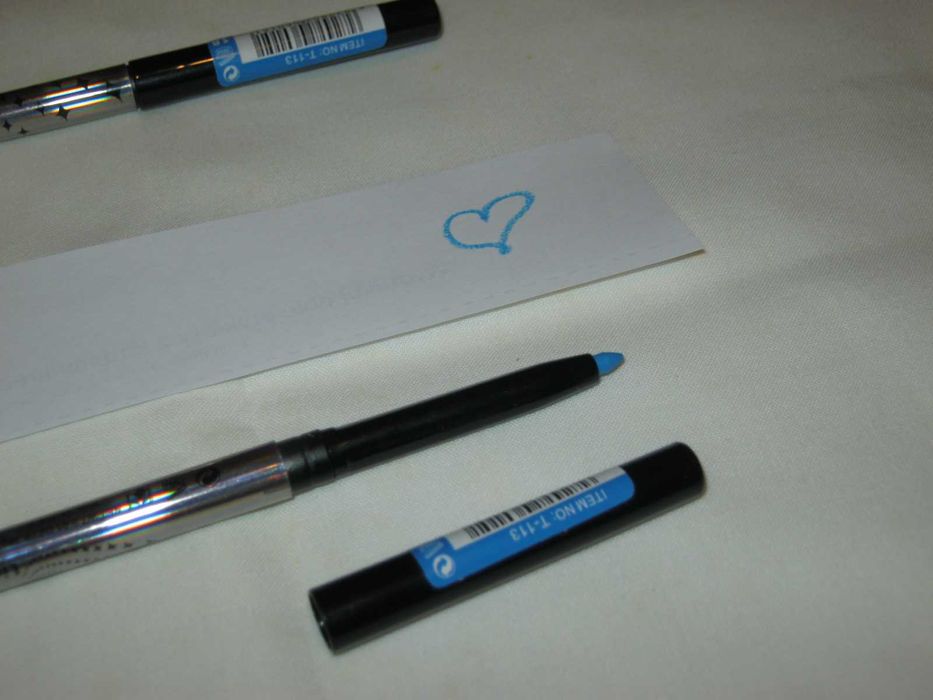 Eyeliner kredka do oczu niebieska nowa