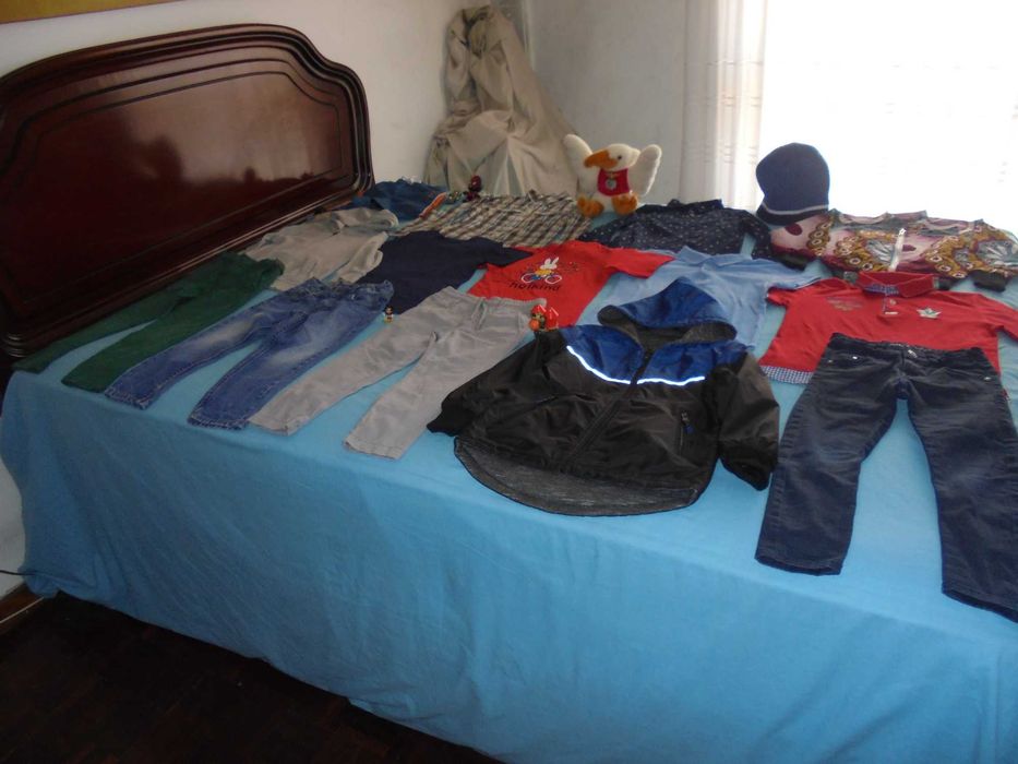 lote de roupa de menino águia do Benfica
