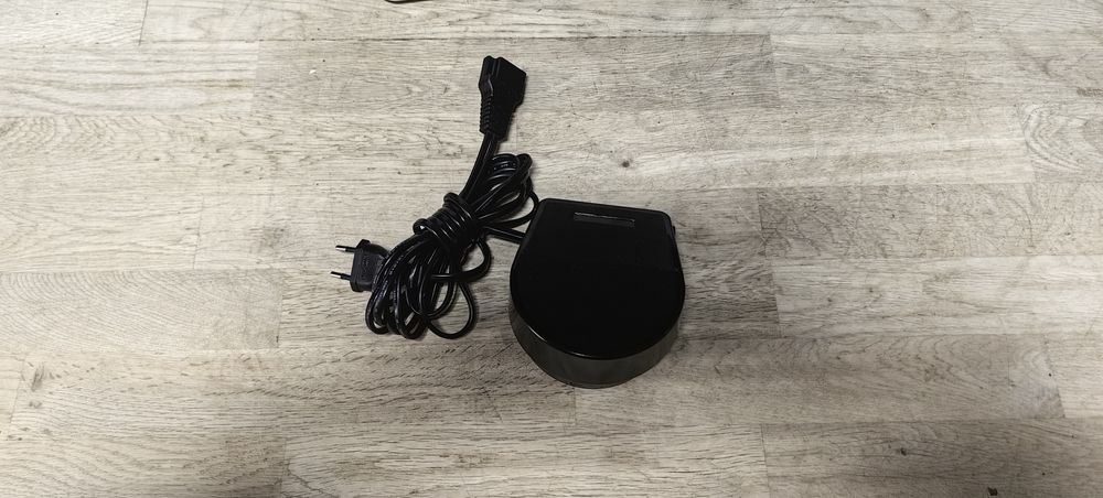 Швейна машинка Victoria 270E