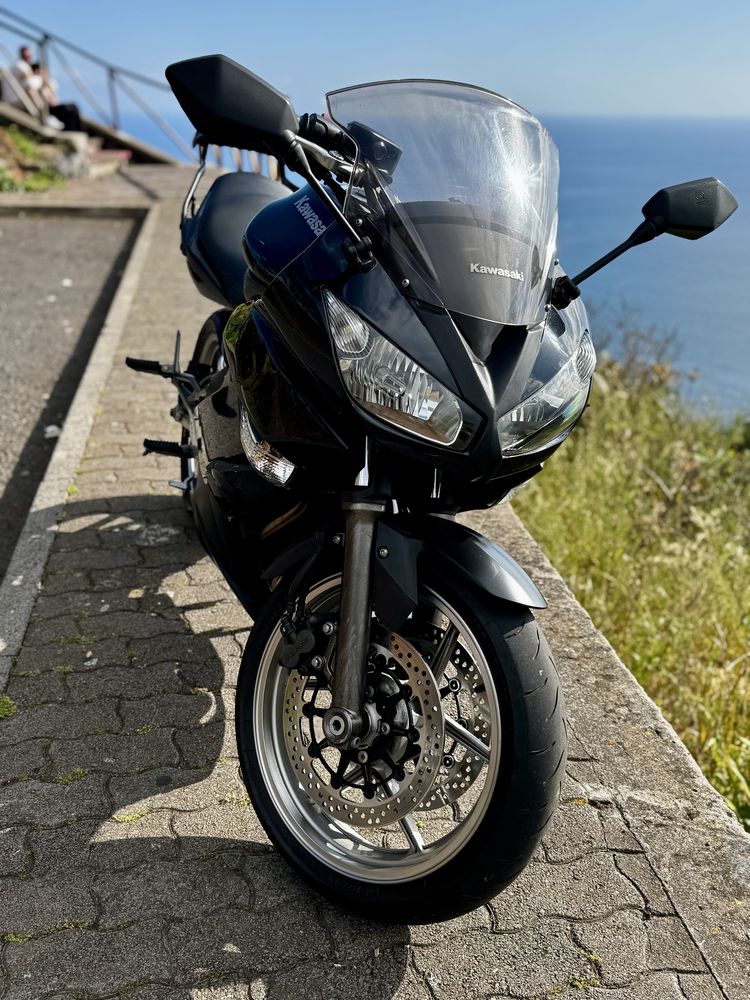 Kawasaki ER-6F - Preta