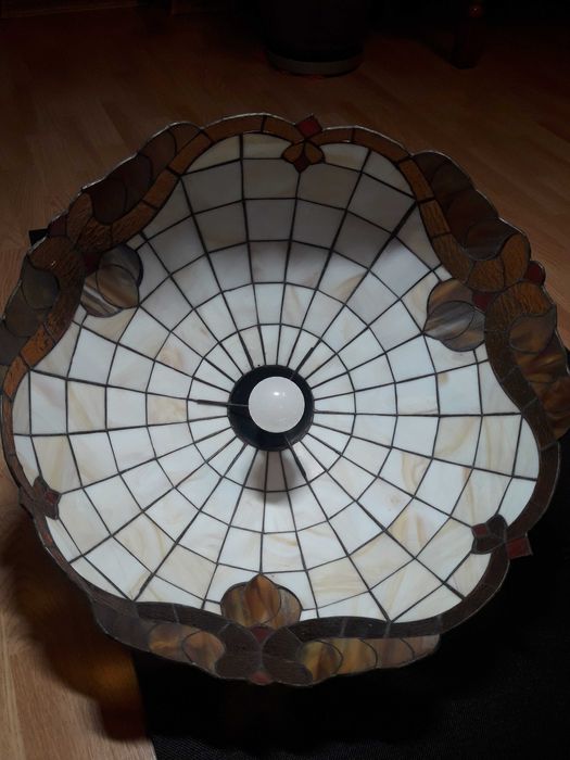 Klosz witrażowy w stylu Tiffany