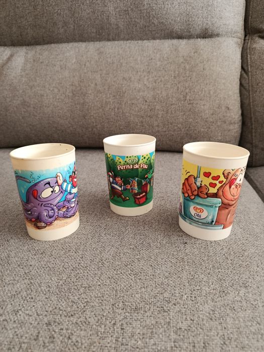 Copos Antigos de gelados Olá