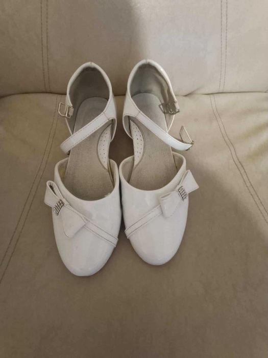 Sprzedam sukienkę komunijną