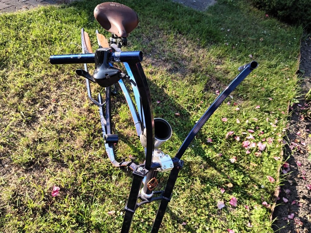 Widelec dwupułkowy typu custom kustom od ALCB na rurze profilowej