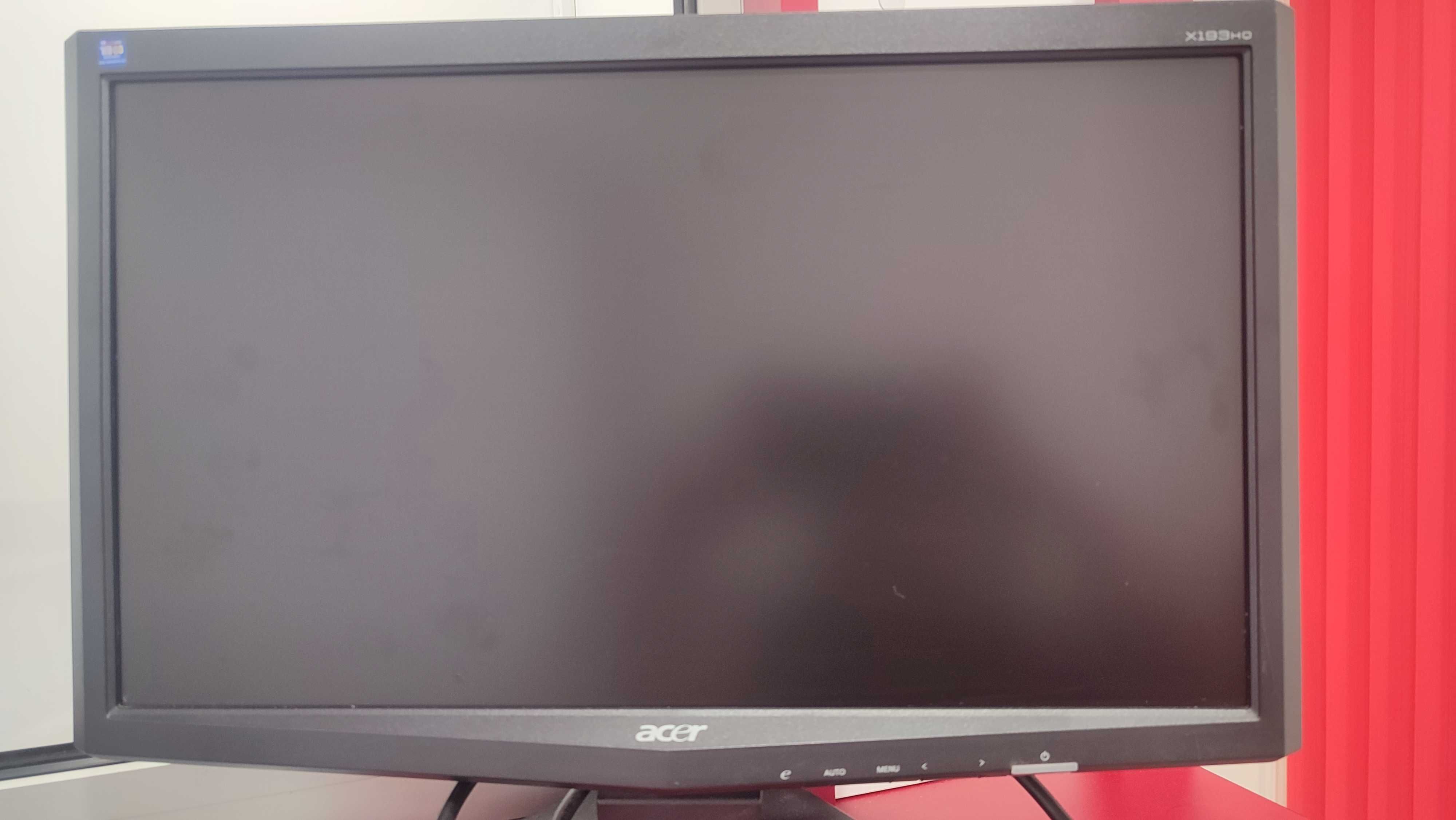 Монитор Acer в хорошем состоянии