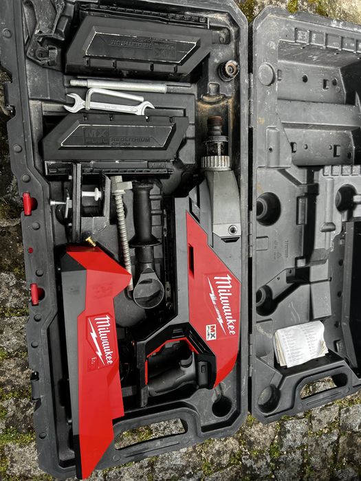 Maquina caroteadora a bateria