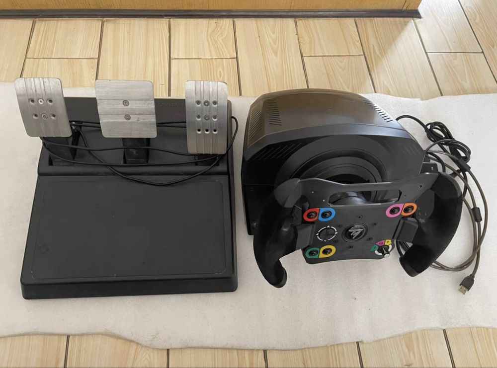 Thrustmaster T300 Ts-pc racing simulator