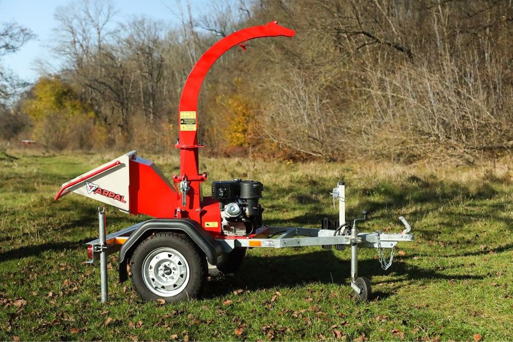 Оренда, послуга з подрібнення гілок в тріску, гілкоподрібнювач