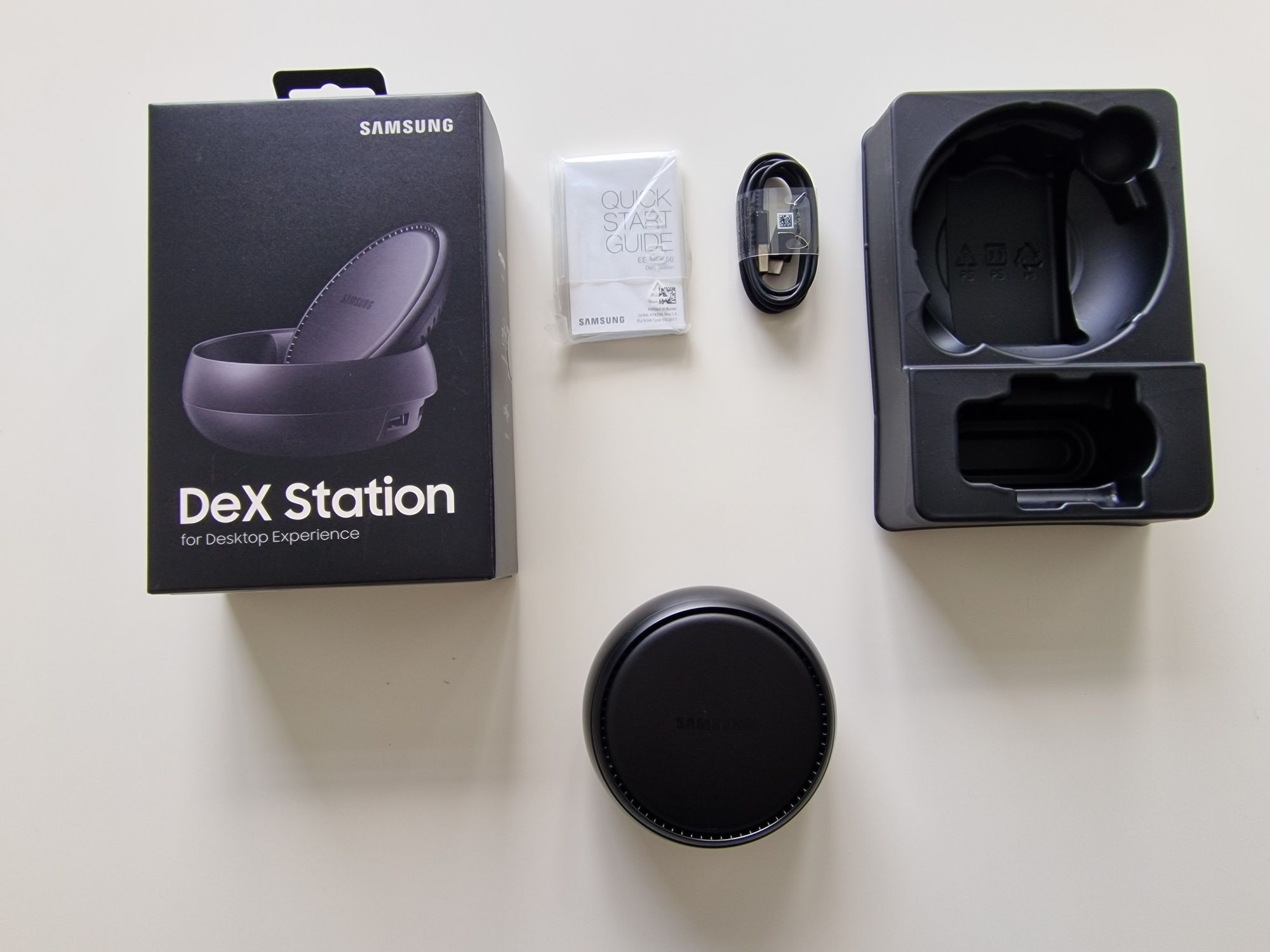 Samsung DEX Station EE-MG950TB stacja dokująca Android