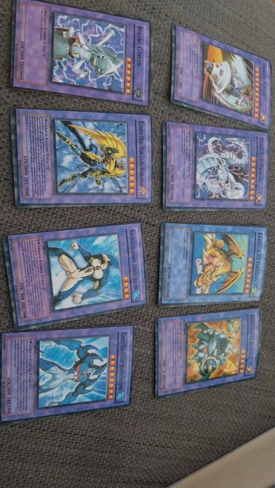 Cartas Yu-Gi-Oh! para coleção