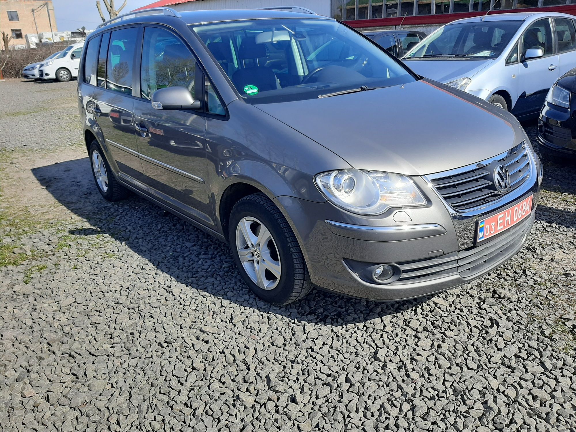 VW Touran 7 місць.