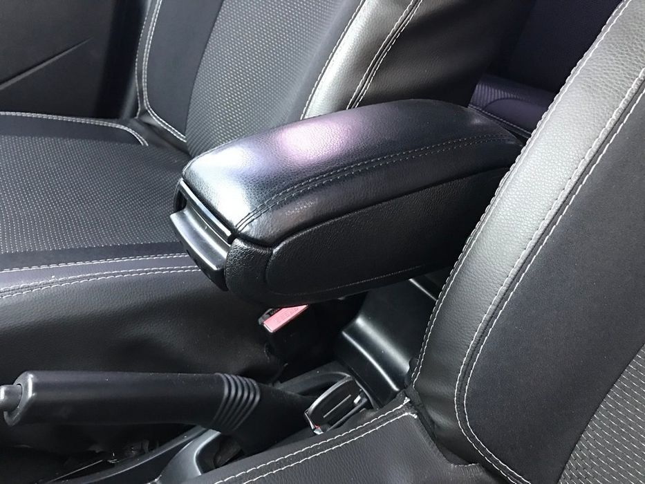 Renault Dacia Duster Подлокотник в подстаканник