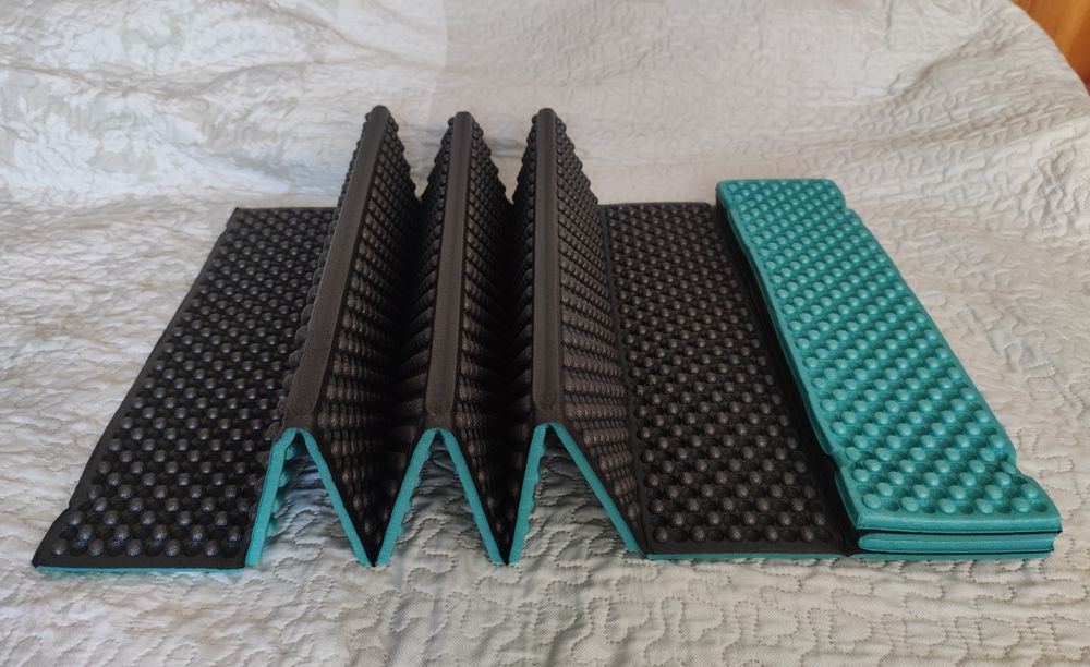 Каремат з ЧОХЛОМ ! складний, килимок туристичний, коврик в палатку