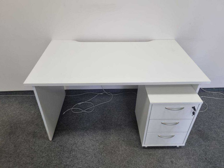 столи кресла офісні багато тумби шкафы