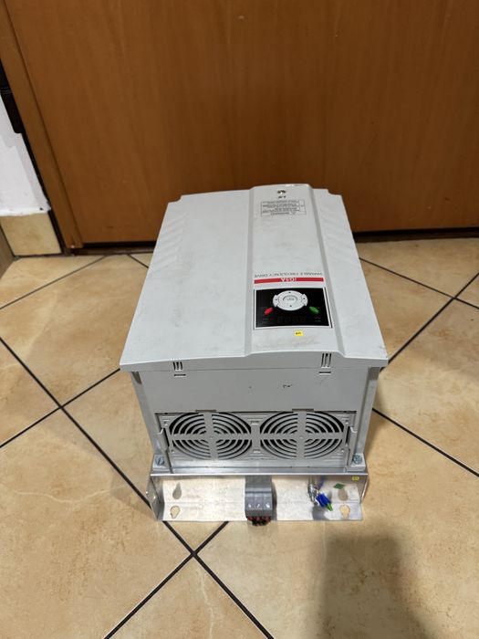 Sprawny Falownik wektorowy 11kW  LG SV110iG5A-4 iG5a LS