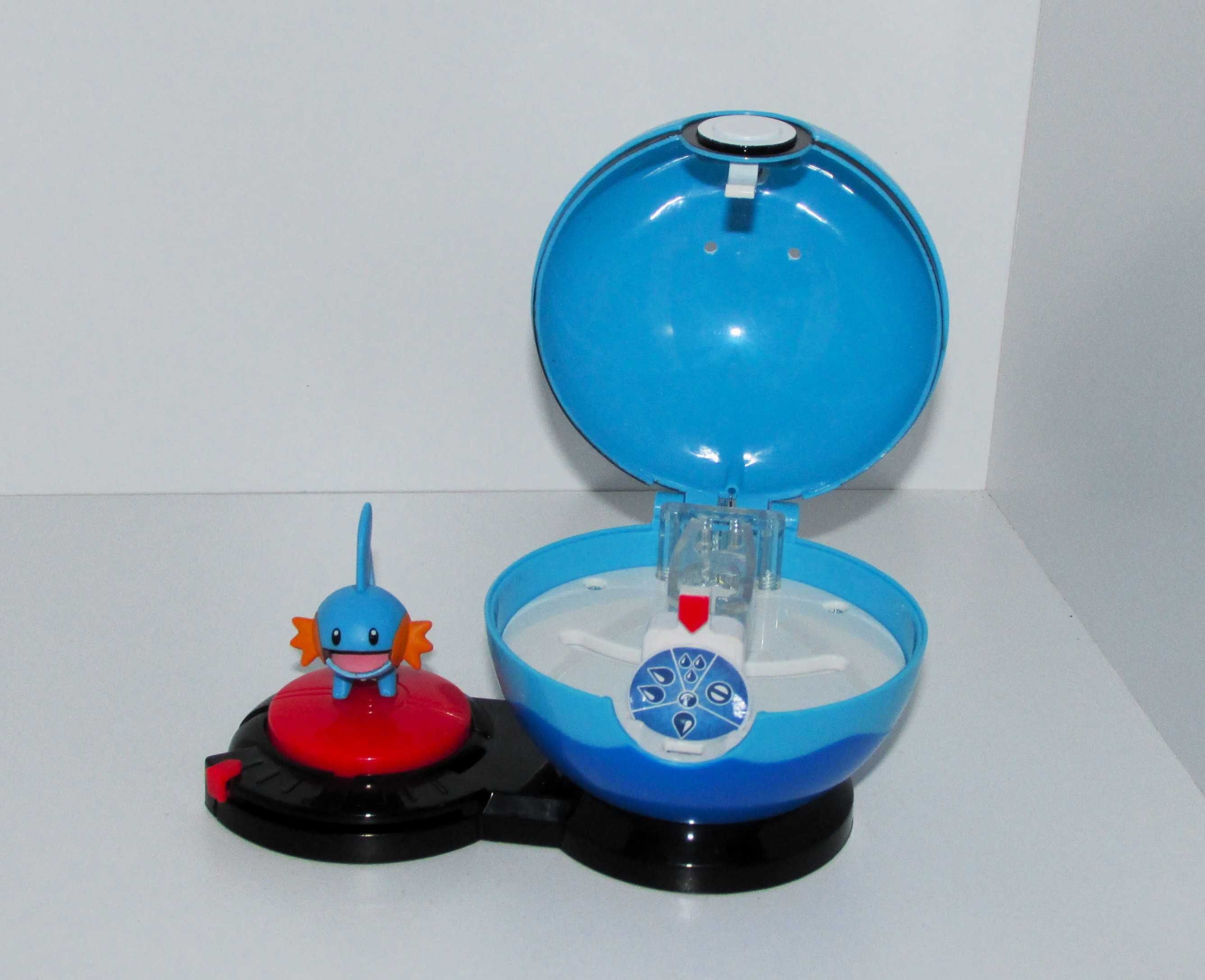 Mudkip + Dive Ball Pokémon Surprise Attack Game
