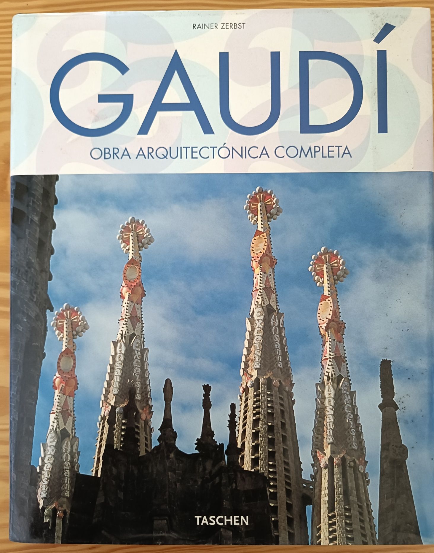Livro Gaudi - Obra Arquitectonica Completa