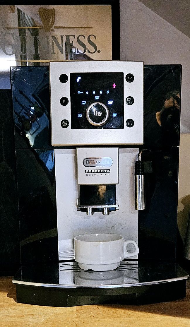 Ekspres do kawy Delonghi Perfecta Easytronic