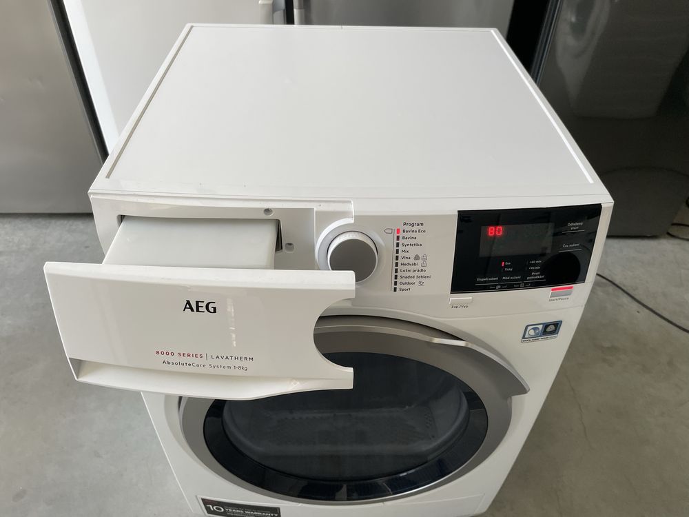 Сушильная машина AEG 8000 Series тепловой насос инверторная 2021 г.в.