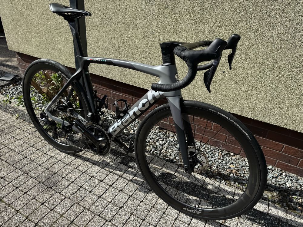 Bianchi Oltre XR4 na kolach Zipp, pomiar mocy, rozm. 55