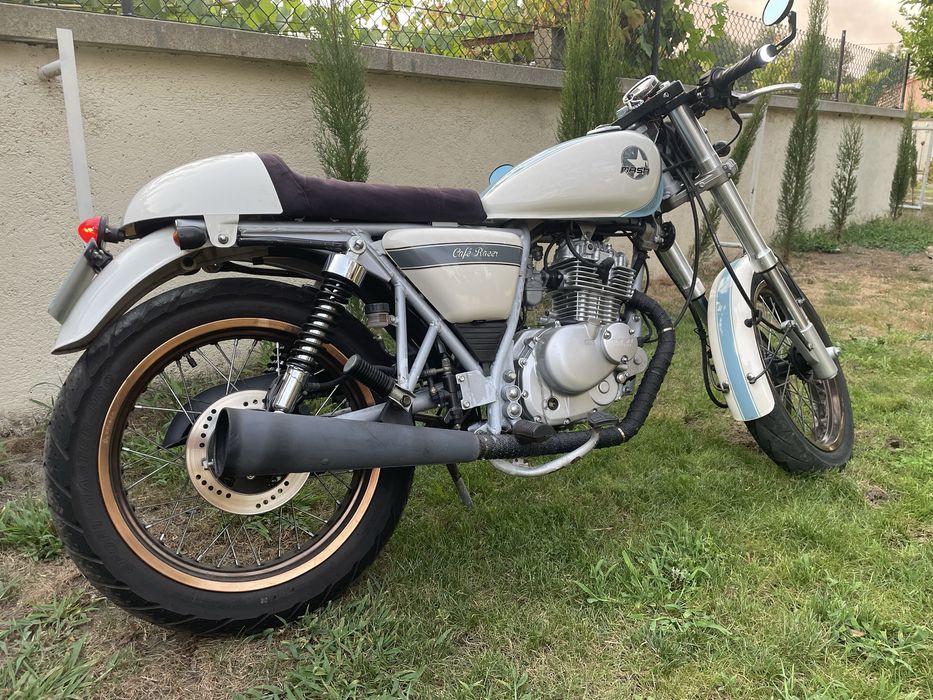 Mota café racer Mash