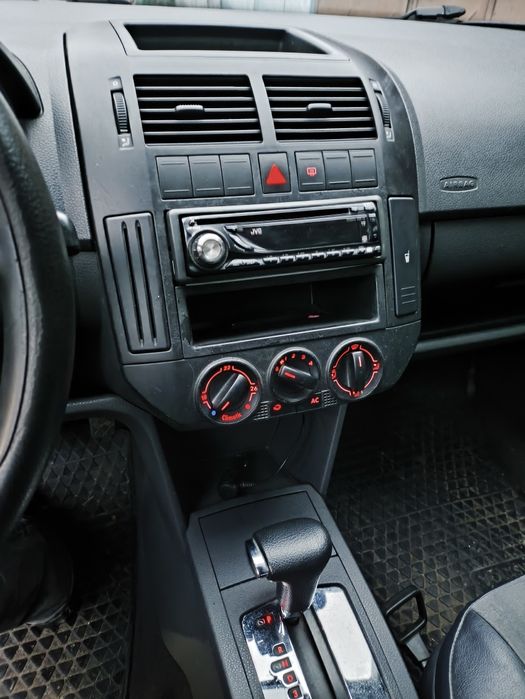 Фольцваген Поло автомат