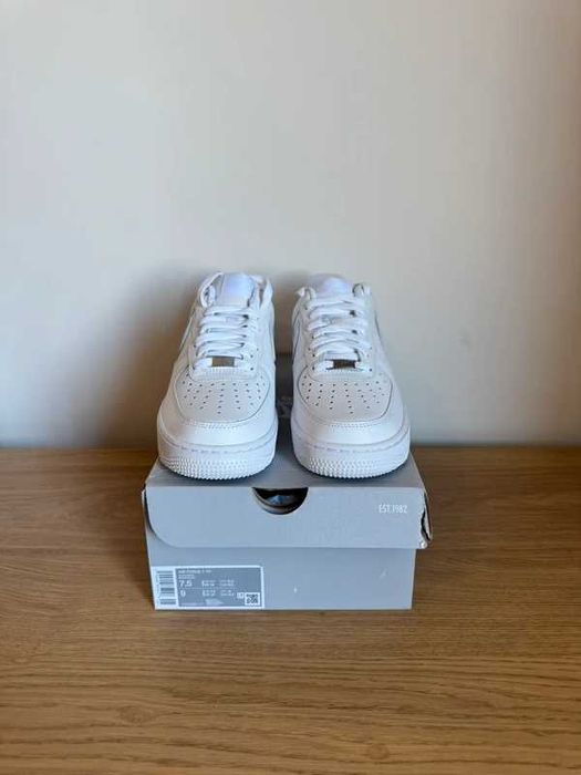 Buty damskie Trampk Nike_Air_Force_1_Low_'07 _White_R.37.5