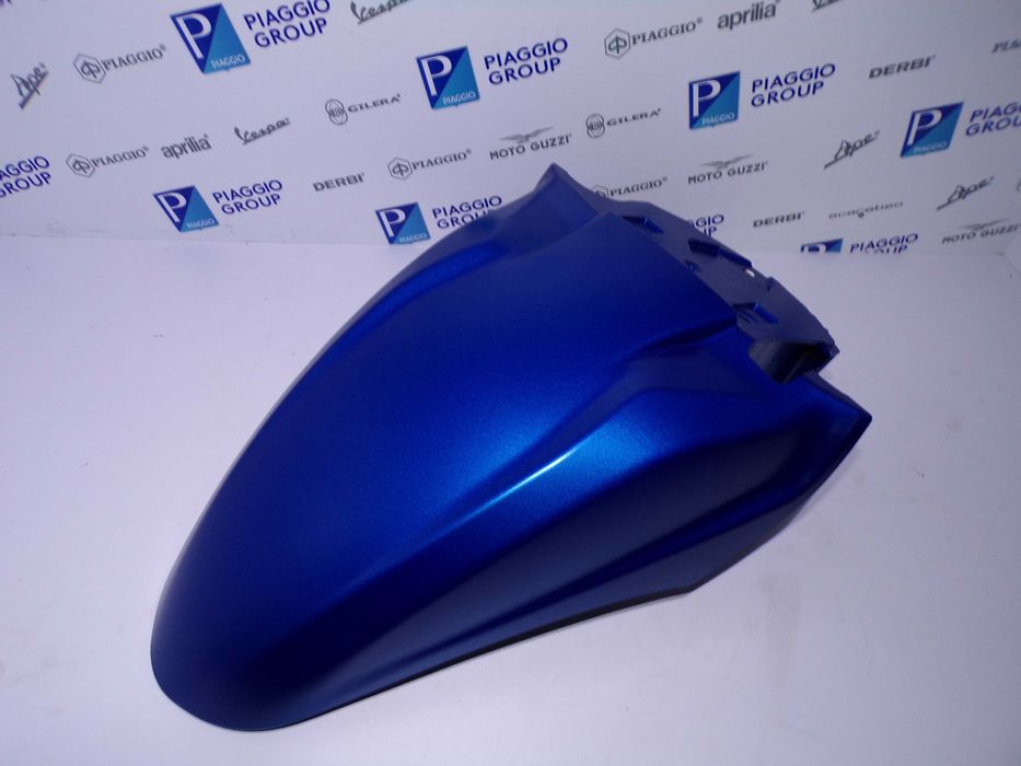 Piaggio Beverly 400/300cc HPE 2021+ przedni błotnik Nadkole przód OEM.