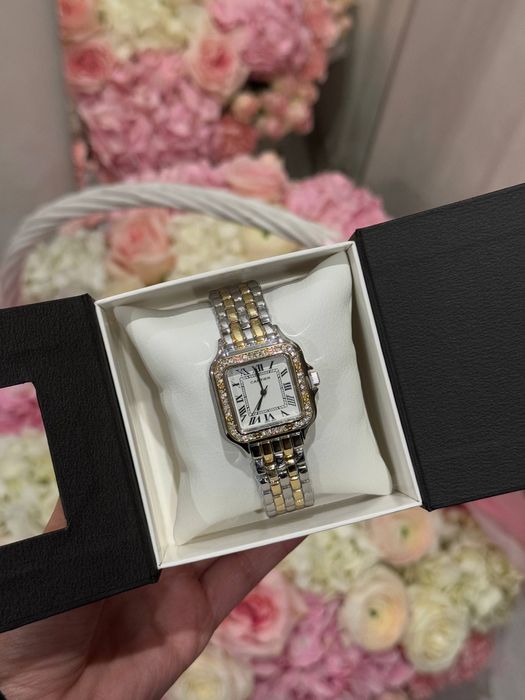 Годинник в стилі відомого бренду Cartier