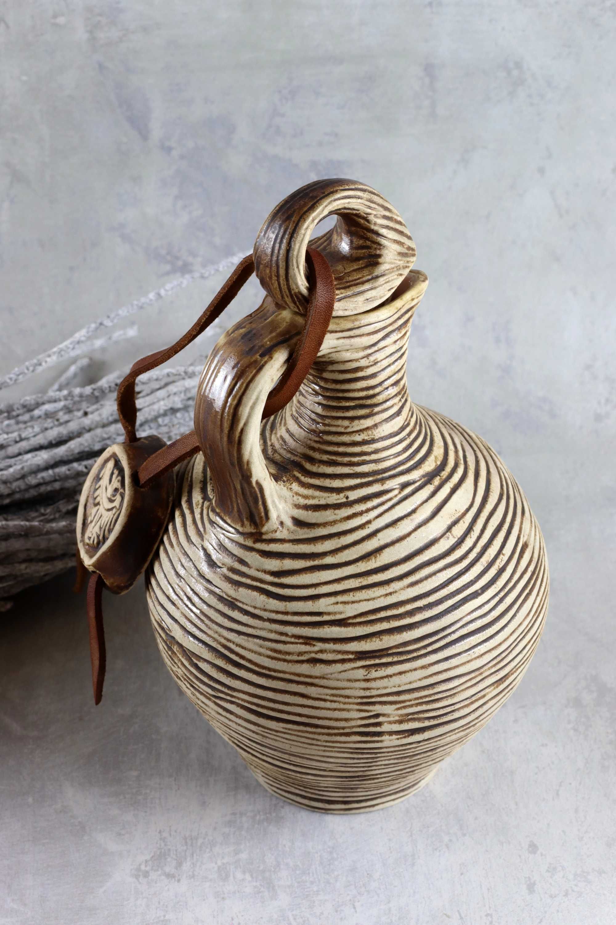 Brązowy ceramiczny gąsiorek Elcer Bytom karafka butla ceramika prl