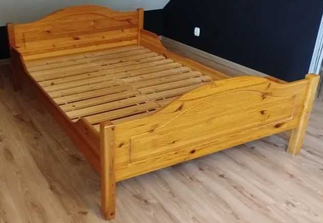 Drewniane łóżko 140x200cm. - bardzo ładne, masywne, sztywne, prywatne.