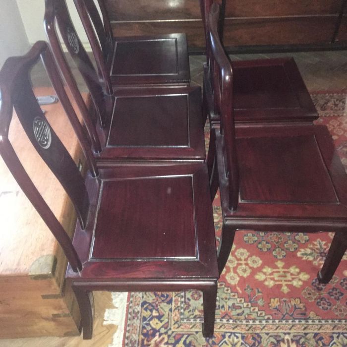 6 Cadeiras e mesa extencivel em Pau Rosa