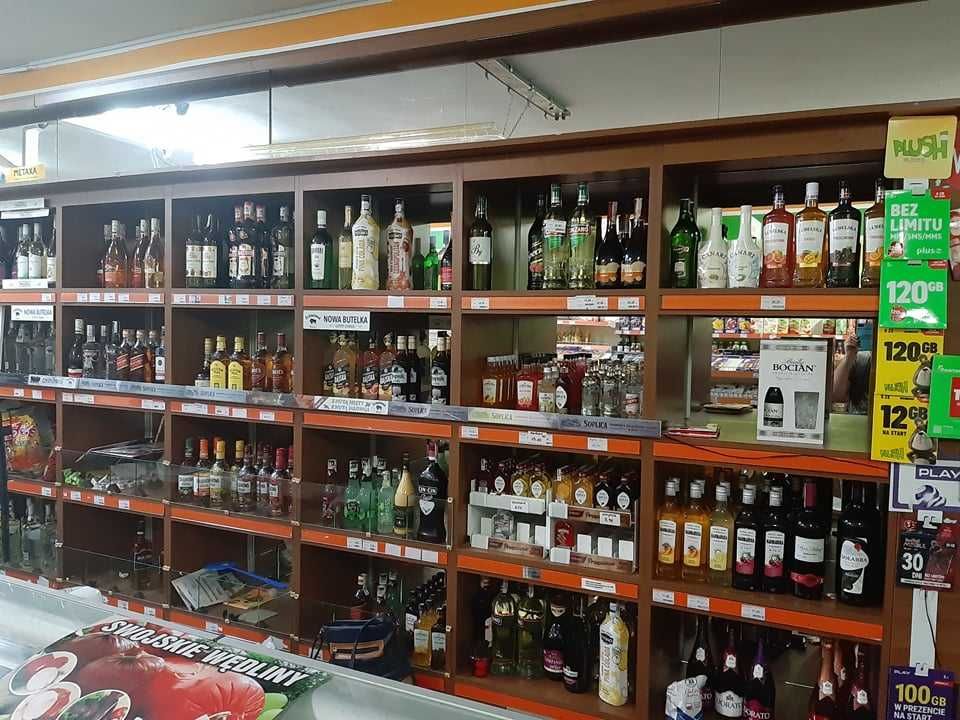 Sprzedam wyposażenie sklepu