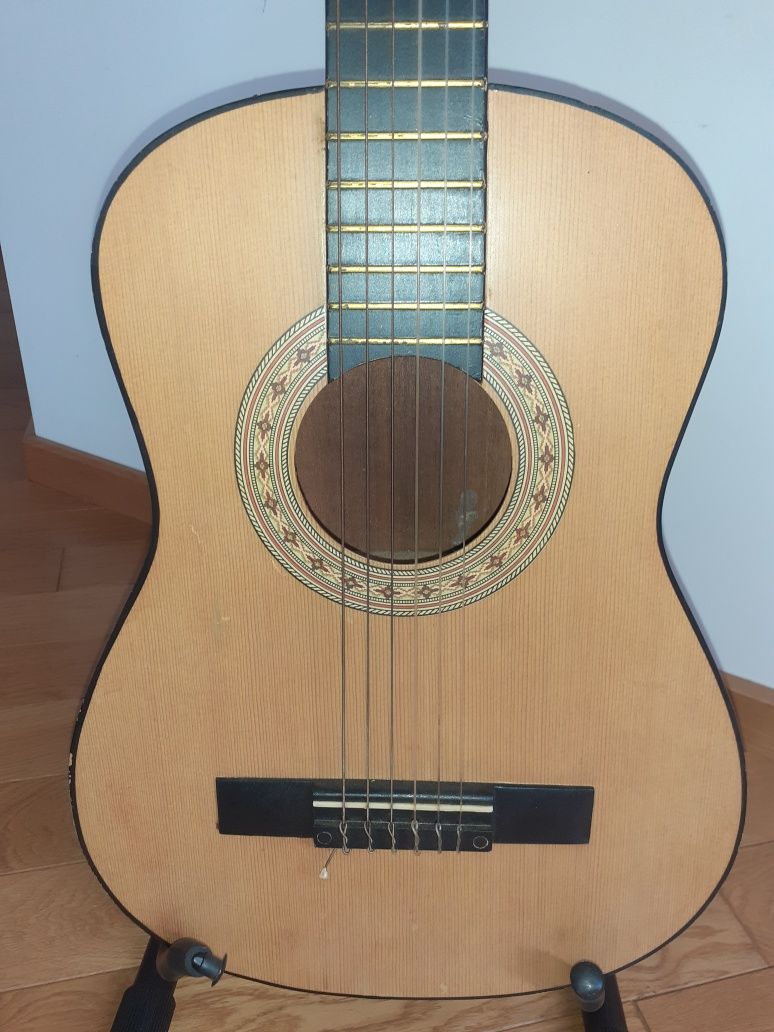 Gitara klasyczna dla dzieci plus stojak
