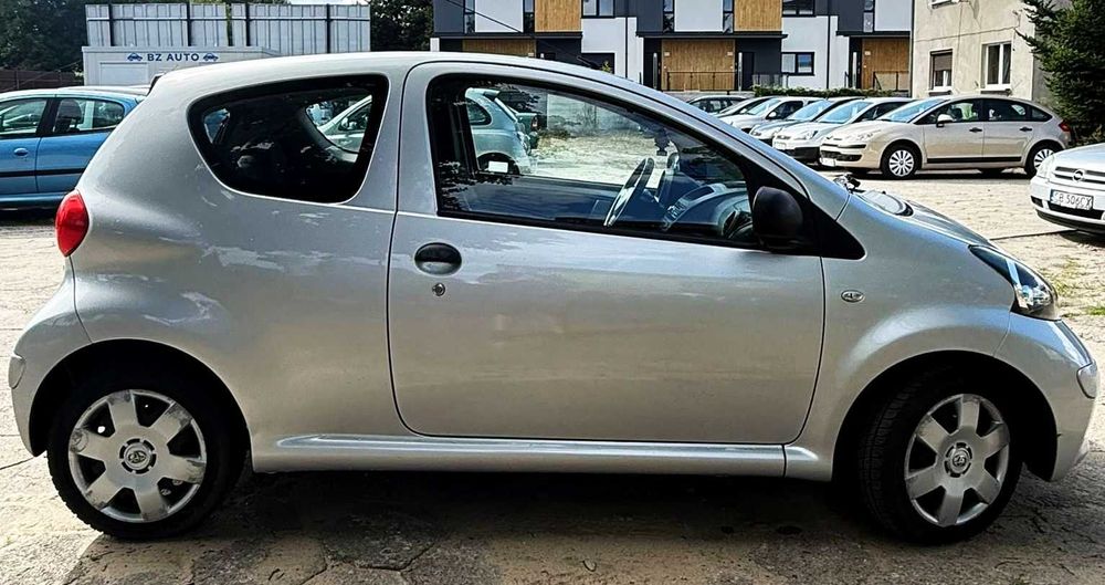 Aygo 2006 1.0 benzyna łańcuch rozrządu bez rdzy zadbana SALON POLSKA