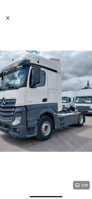 Ciągnik siodłowy Mercedes 2018 rok