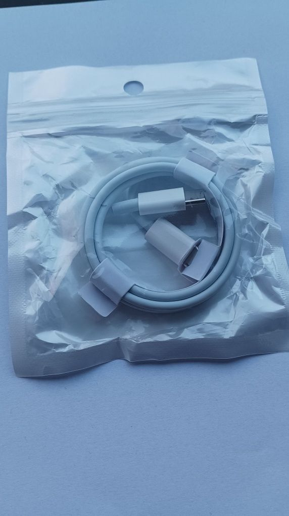 100 W ( USB-C to USB-C ) Szybki przesył Samsung, Apple.