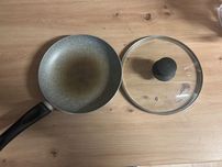 Patelnia 24cm + pokrywka