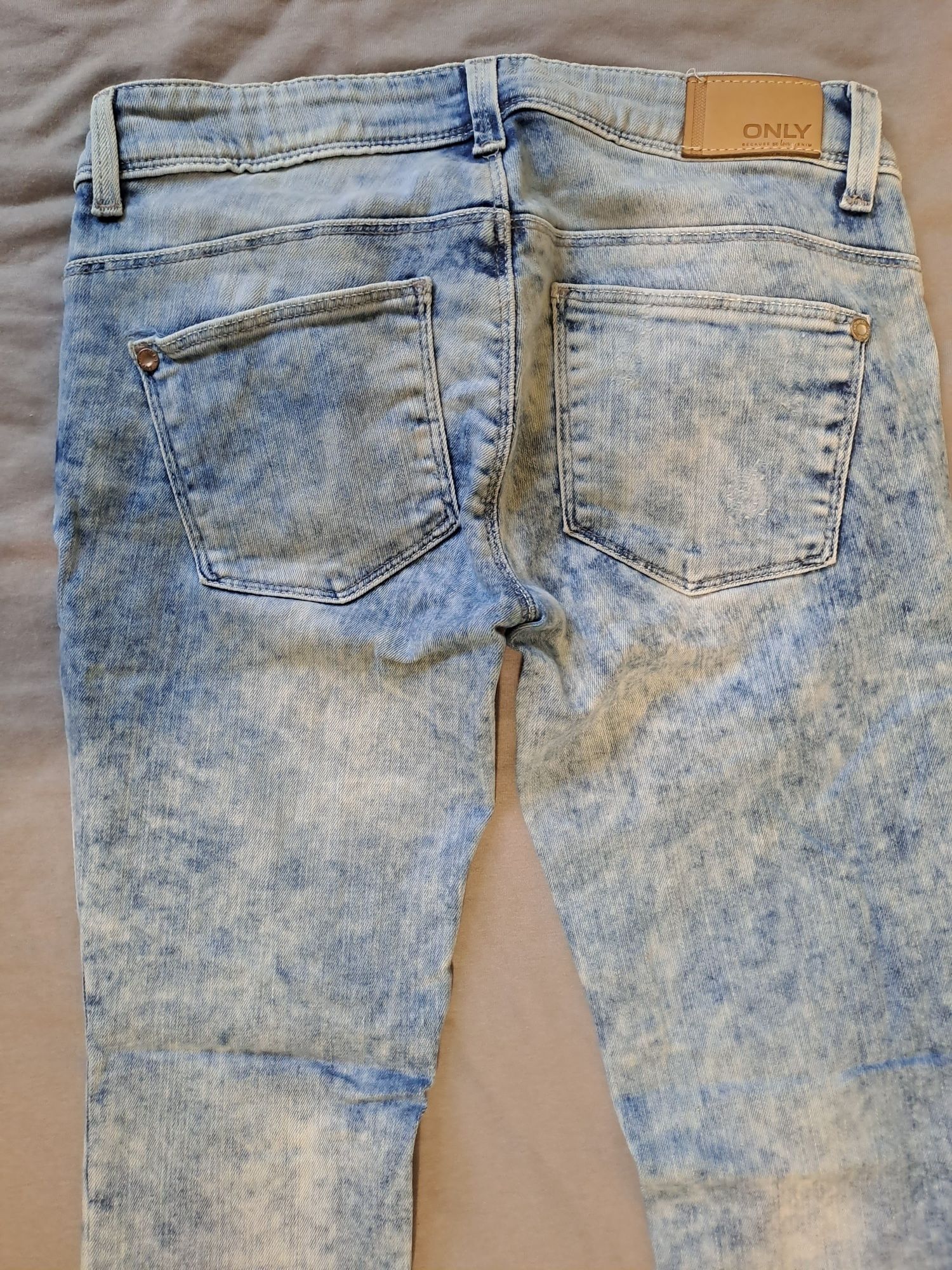 Damskie jeansy marki Only błękitne skinny rozmiar 28/32