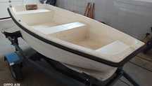 Barco com documentos e motor 5 CV a 2 tempos (avariado)