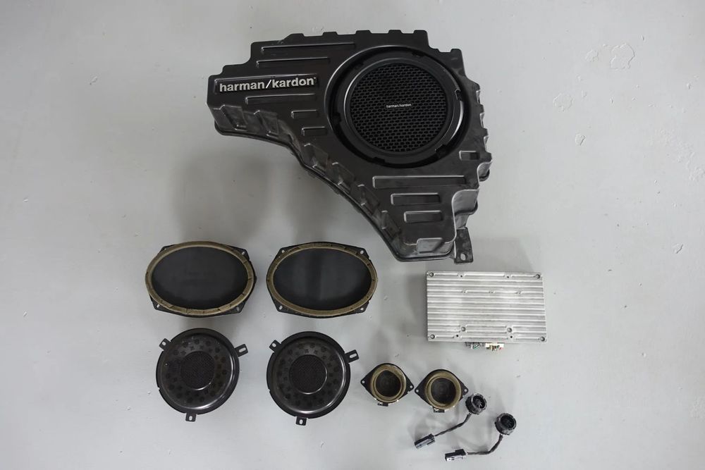 GŁOŚNIKI  WZMACNIACZ JEEP GRAND CHEROKEE WK2