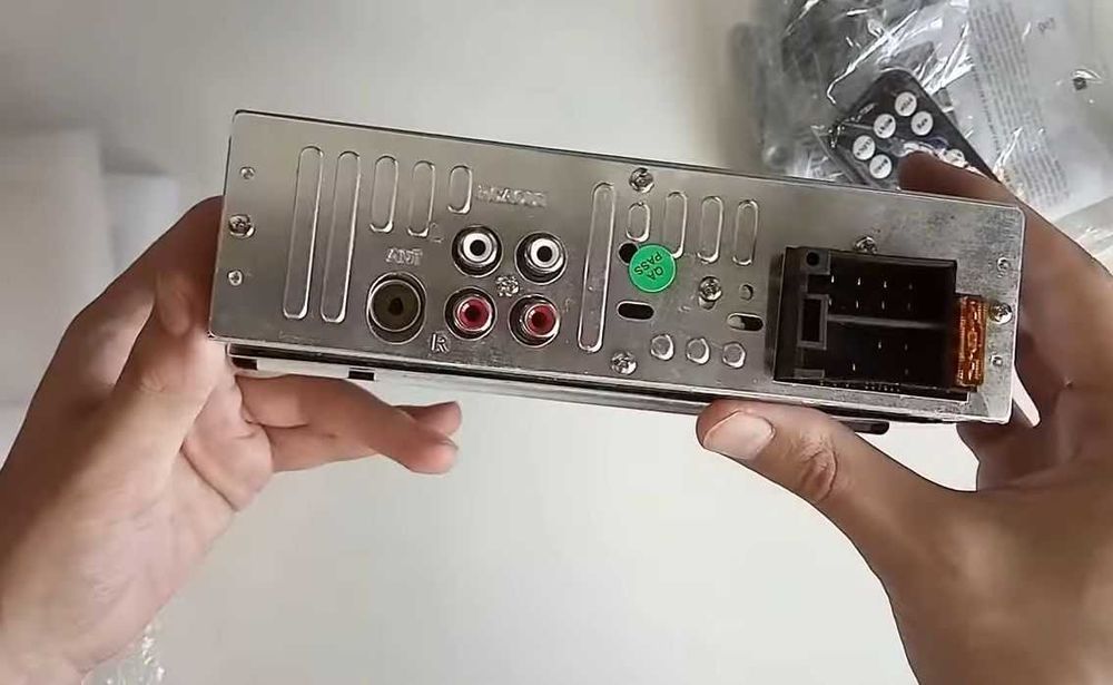 Автомагнітола з bluetooth 60 вт usb флешка microsd карата пам'яті