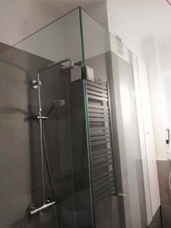 Szklane ścianki do kabiny prysznicowej