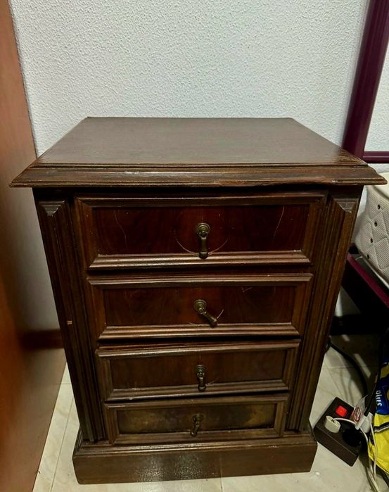 2 Cómodas Madeira Escura